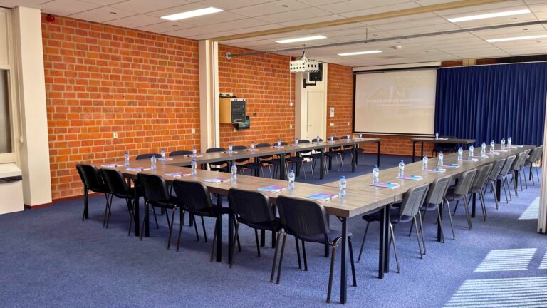 Multifunctionele ruimtes van 98m2 voorzien van technische faciliteiten voor zakelijke activiteiten