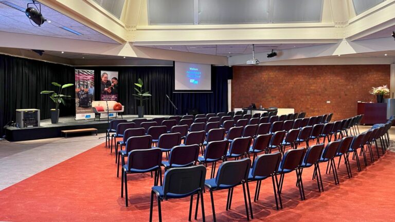 Aula in theateropstelling voor congressen en andere grotere bijeenkomsten tot 200 bezoekers